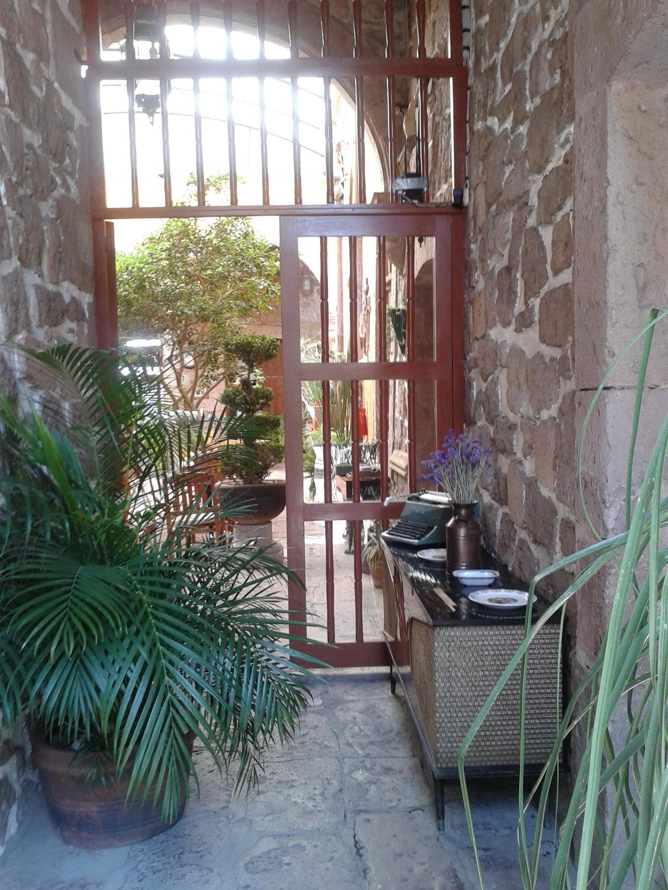 Hotel Casa Del Anticuario Морелия Экстерьер фото