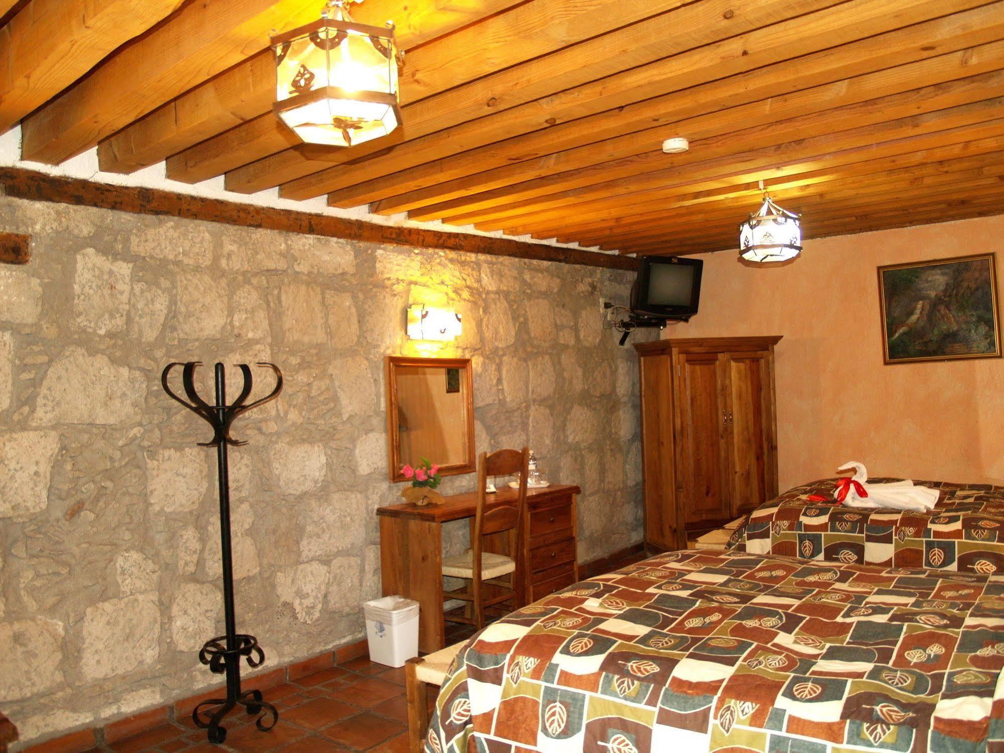 Hotel Casa Del Anticuario Морелия Экстерьер фото