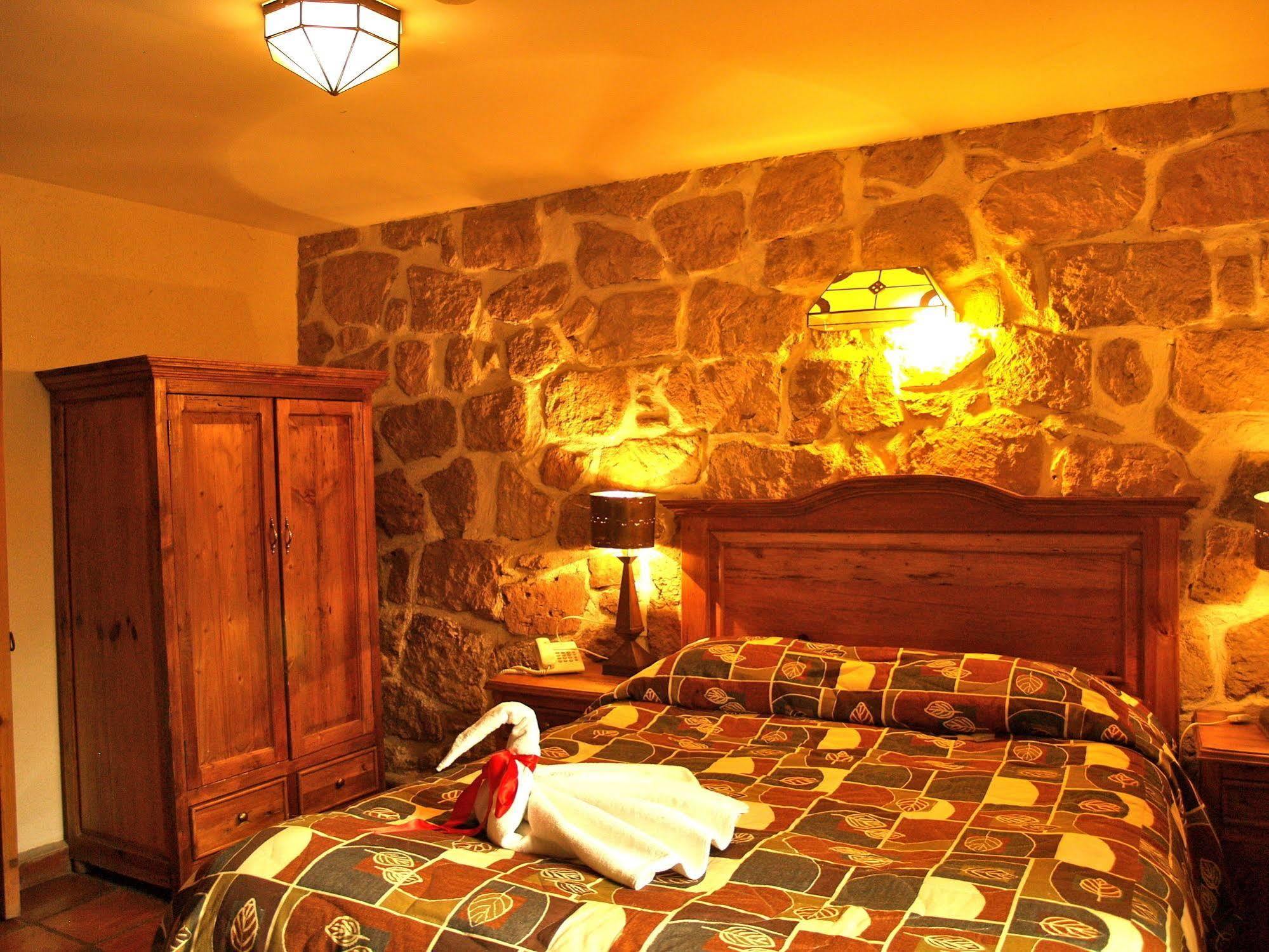 Hotel Casa Del Anticuario Морелия Экстерьер фото